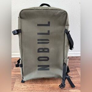 NOBULL WAXED CANVAS DUFFLEBACK - army green